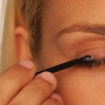 Applying the product to the eyelid